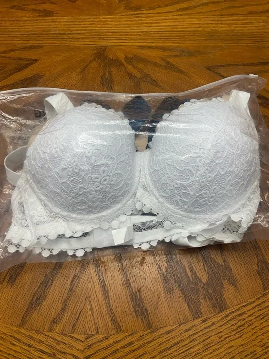 Lace Push-Up Bra Set in White, Cream, Navy, and Black - Picture 9 of 9